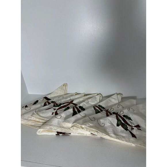 Set Of 8 Embroidered Ivory Christmas Napkins With Holly & Ribbon Design - Picture 3 of 3